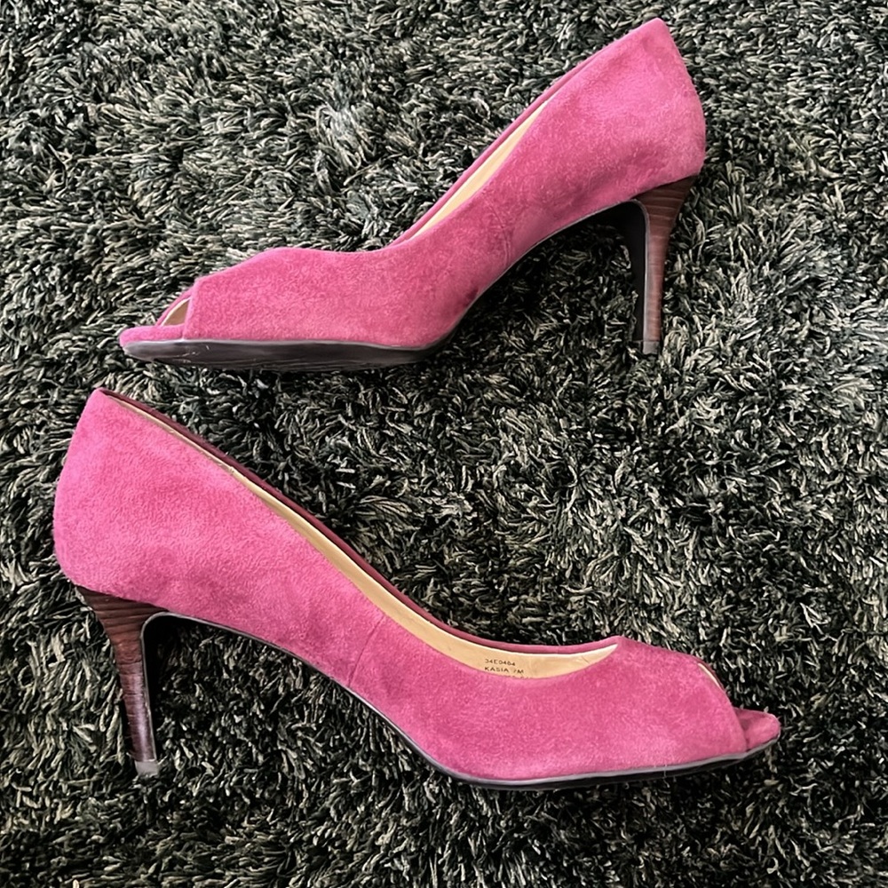 Calvin Klein Raspberry Suede Peep Toe Heels - Picture 9 of 10